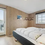 Holiday home 33 *